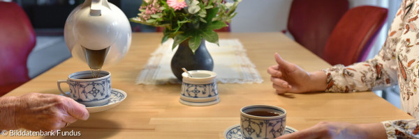 Kaffee einschenken
