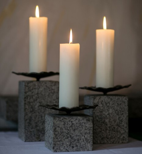 Drei brennende Kerzen